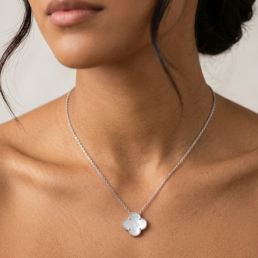 Van Cleef - Gargantilla Flor Blanca