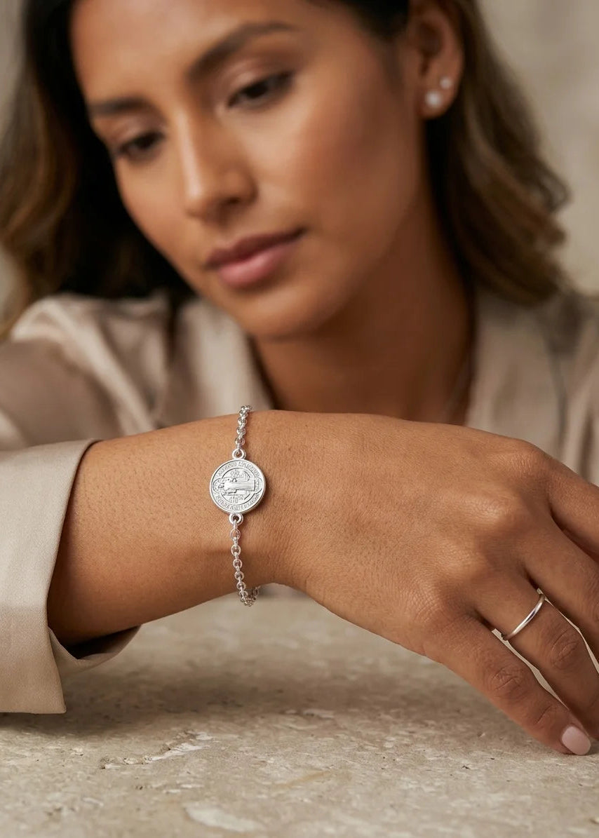 Pulsera de plata - San benito Martillada