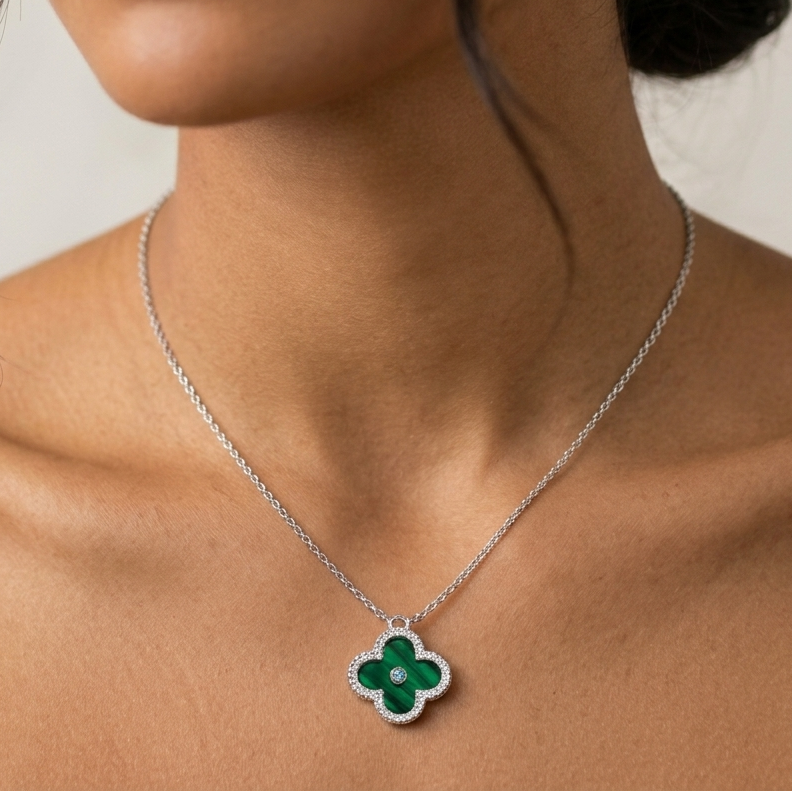 Van cleef - Gargantilla de flor verde