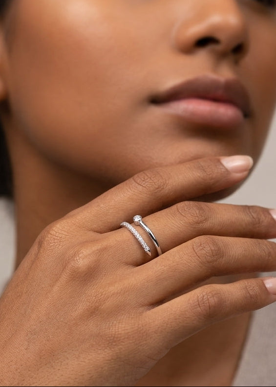 Anillo de plata - Puntos de luz blanca