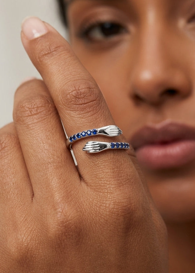 Anillo de plata - Manos azules