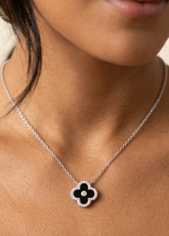 Van cleef - Cadena de plata -Luz negro